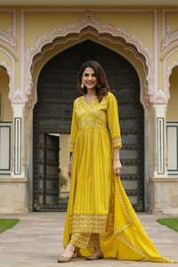 Vente en ligne de vêtements de travail pakistanais brodés de rayonne Vêtements indiens et pakistanais - Product Image 5