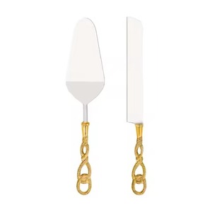 Serveur de gâteau de luxe en laiton de qualité supérieure fait à la main ensemble de 2 pièces pour fête - Product Image 2