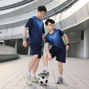 เสื้อฟุตบอลคอวีแขนครึ่งท่อนผ้าโพลีเอสเตอร์100% โลโก้ตามสั่งสไตล์ใหม่ - Product Image 4