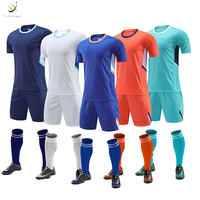 Vêtements de sport d'extérieur légers en polyester de haute qualité, personnalisables, nouvelle collection 2022, uniformes de football pour hommes et femmes, logo personnalisé