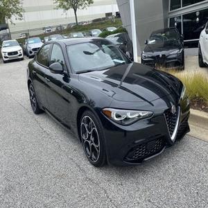 UTILISÉ LHD/RHD 2024 ALFA ROMEO GIULIA TI AWD - Product Image 1