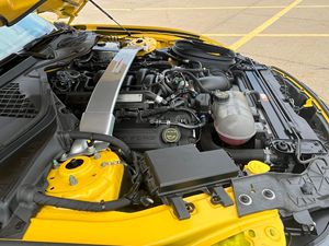 Ford Mustang Shelby GT350 d'occasion de 2017, 15 000 miles, 1 propriétaire, boîte manuelle 6 vitesses, Voodoo V8, Triple Yellow Tri-Coat - Product Image 6