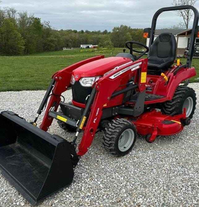 Tracteur robuste Massey Ferguson GC1725M 25HP 4x4 avec godet de chargement de 49 pouces et plateau de tonte de 60 pouces - Product Image 6