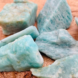 Piedra preciosa áspera suelta sin tratar cristal amazonita natural tamaño personalizado para la fabricación de joyas - Product Image 2