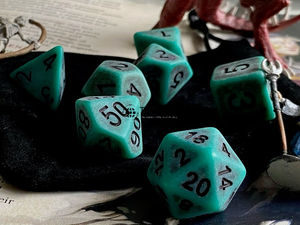 Ensemble de dés écologiques en os naturel polyédrique de 7 pièces, fabrication artisanale de qualité supérieure pour les jeux de rôle sur table, Tradebyd - Product Image 3