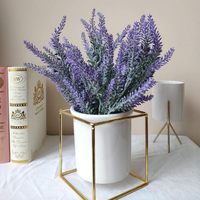 Dernier Cri : Vase à Fleurs Art Déco en Aluminium de Designer, Fait Main, Décoration de Noël en Gros