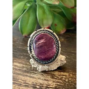 Bague Merle House en huître épineuse violette et argent sterling, sertie de rhodium vermeil, taille marquise, taille 5.25, pour usage quotidien - Product Image 1