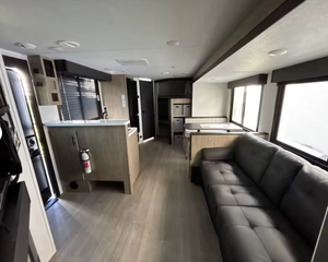 Autocaravana Usada 2023 2024 2025 F-o-r-e-s-t R-i-v-e-r Campsite U-l-t-r-a 26C-J-L Rvs, Remolque de Viaje - Product Image 2