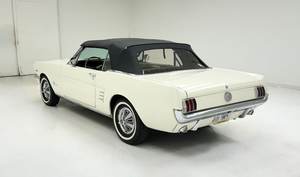 Ford Mustang Convertible 1966 Usado en Buen Estado, Motor 289 V8 con Bajo Kilometraje - Product Image 2
