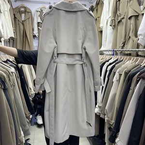 Gabardina de corte holgado con doble bolsillo de estilo moderno al por mayor para mujer, gabardina larga ligera de otoño y primavera 2025 - Product Image 6