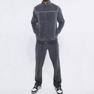 Ensemble de survêtement en velours unisexe deux pièces Jogger d'extérieur col à capuche Logo personnalisé imprimé Streetwear en velours de créateur pour l'automne XS - Product Image 3