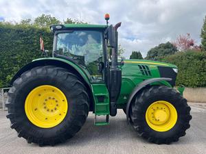Tracteur agricole d'occasion JD 6195R ULTIMATE EDITION avec cabine fermée - Product Image 4