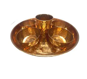 铜和黄铜餐具金色餐具装饰项目4碗和一个玻璃和桌面装饰铜餐具