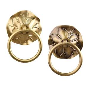 Glim Knock Poignée de porte décorative avec design moderne de luxe en forme de longe pour l'installation de vis d'entrée Décoration de porte de maison - Product Image 1