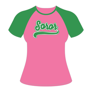T-shirt à manches raglan rose Soror, sororité grecque, t-shirt rose et vert pour femmes, sororité universitaire, vêtements décontractés élégants - Product Image 5