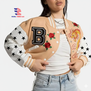 Chaqueta universitaria de cuello redondo para mujer, chaquetas universitarias cortas bordadas personalizadas, chaqueta universitaria con botones de lana para mujer - Product Image 1