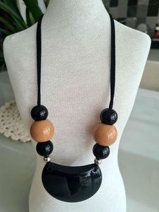 Collier en perles de résine faites à la main Craft Exim, bijoux de mode haut de gamme, élégant pour les femmes, à porter pour les fêtes, cadeau, usage quatre saisons, export - Product Image 2