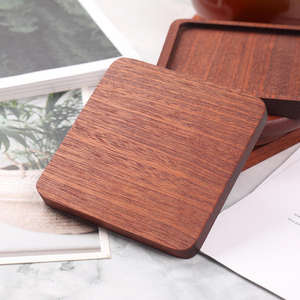 Plateau de service en bois rustique pour le petit-déjeuner au lit, cuisine, restaurant, hôtel. - Product Image 1