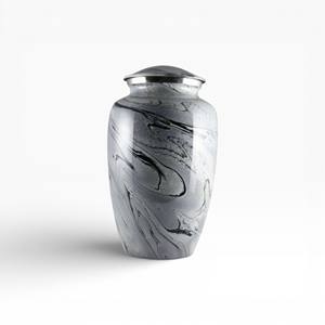 Urne funéraire en argent brossé avec gravure de feuilles détaillée, couvercle amovible et design commémoratif traditionnel - Product Image 4