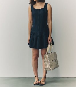 Design Boho tendance Combine confort et style avec une mini robe Boho à col carré bleu marine - Product Image 1