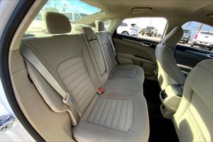 UTILISÉ LHD/RHD 2020 F O R D FUSION HYBRID SE FWD - Product Image 3