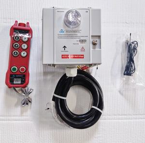 Télécommande radio sans fil 6 touches double vitesse, bouton poussoir + 1 bouton champignon de désactivation + 1 bouton d'activation, IP-65, portée 100 m, alimentation AC/DC avec verrouillage et clé - Product Image 1