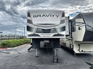 Meilleures ventes! Caravane de voyage Heartlands Gravity 3570 d'occasion 2022 - Product Image 2