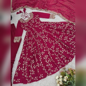 Vestido Anarkali de Diseño con Bordado de Lentejuelas en Georgette Sintética, con Churidar y Dupatta de Encaje para Eventos Étnicos de Primera Calidad - Product Image 3
