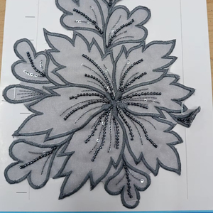 Encaje bordado floral colorido Premium para uso étnico Diseño personalizado Bordado de encaje floral colorido para la fabricación de prendas de vestir - Product Image 1