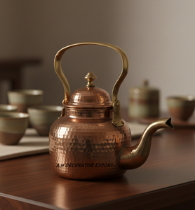 กาต้มน้ำเสิร์ฟชาทองแดงพร้อมฝาปิดสำหรับกาแฟและมือจับโลหะตอกสไตล์วินเทจความจุ2L เป็นมิตรกับสิ่งแวดล้อมปลอดสารพิษ - Product Image 1