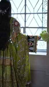 Vestido Maxi Tradicional Afgano Kuchi de Satén, Ecológico, Lavable, de Lujo, Bordado en Contraste, Superventas - Product Image 4