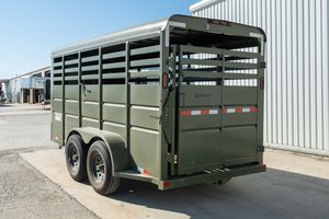 2025 New Design Olive Green Livestock Trailer With Side <b>Doors</b> And Diamond <b>Plate</b> Skirt Ready For Home Delivery - Product Image 2