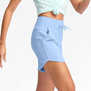 Shorts de sport pour femmes bleu clair personnalisés avec poches Taille haute Cordon de serrage Séchage rapide Yoga Course Entraînement Vêtements de sport - Product Image 4