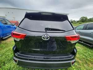 Aston Martin B-M-W Serie 3 330i XDrive FWD 2023, Cuero, R18, Techo Solar - Product Image 3