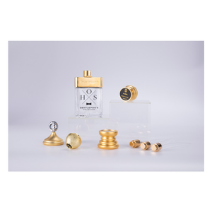 Bouchon de flacon de parfum personnalisable en alliage de zinc en forme d'ours avec pulvérisateur à pompe - Product Image 1