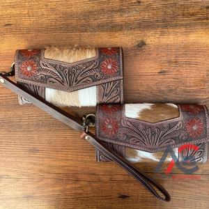 Nouveau portefeuille de sculpture usiné à la main de concepteur pochette portefeuille en cuir de fourrure de vachette élégant multi-utilisations embrayages en cuir occidental pour les femmes - Product Image 1