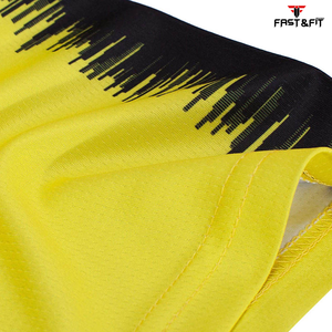 Uniformes de fútbol de poliéster 100% hechos a medida, nuevo diseño con sublimación a la venta - Product Image 3