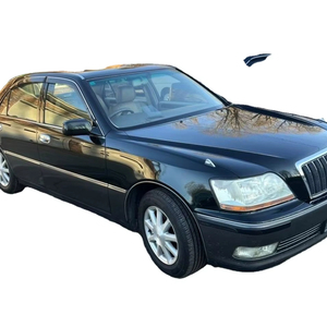PROVEEDOR GLOBAL DE Autos Usados Clásicos 2000 Crowns con Motor 1UZ-FE 4.0L V.8 para USO GENERAL - Product Image 1