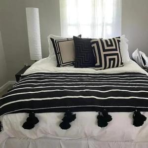 Couverture marocaine faite à la main, authentique artisanat berbère, couverture douce tissée à motifs tribaux, décoration d'intérieur, cadeau - Product Image 1