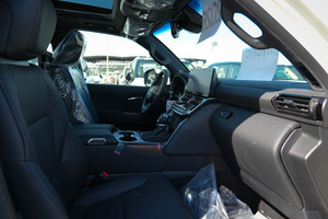 NUOVISSIMO Toyota Land Cruiser GXR 3.5L Benzina Turbo Diesel V6 Automatico R18 Euro VI con Telecamera a 360° in Ottime Condizioni - Product Image 5