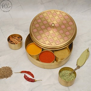 Contenedor de Especias de Latón Fundido, Diseño Masala Dabba, Apto para Alimentos, Apilable, Desmontable, con Diseño Martillado, Acabado Dorado - Product Image 2
