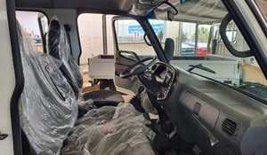 Camioneta Usada Clean Dark 2024 HD-65 con Volante a la Izquierda, Ruedas R17, Transmisión Manual, Asientos de Tela, Bluetooth, Diésel - Product Image 4