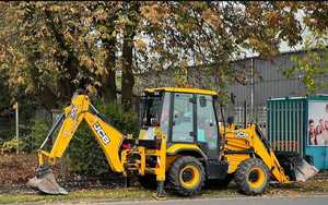 Chargeuse-pelleteuse JCB 3CX 4x4 à quatre roues motrices avec godet avant et arrière, équipée de composants hydrauliques Huade, équipement lourd - Product Image 5