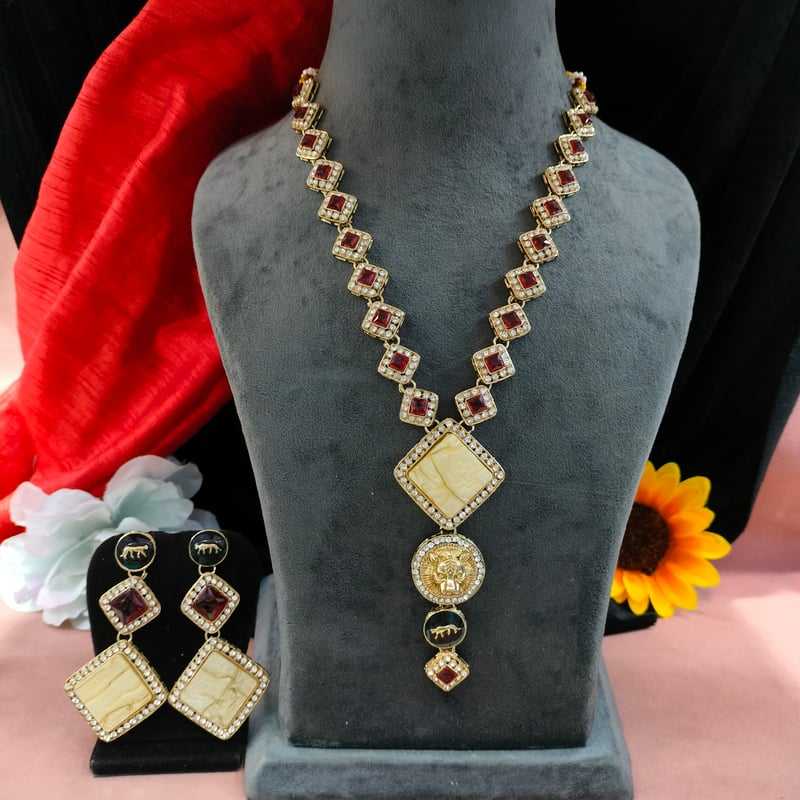 สีน้ำตาลแดง