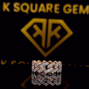 Anillo de Compromiso y Matrimonio Unisex con Cadena Cubana Antigua, Color Rosa, con Moissanita Redonda Brillante de Corte Fuego - Product Image 5