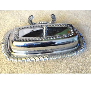 Beurrier en acier inoxydable écologique avec touche vintage, pièce maîtresse parfaite pour les cuisines classiques et modernes, livré en carton - Product Image 1