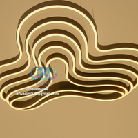 Candelabro de nube LED ondulado artístico personalizable, luz de techo abstracta, altura ajustable fácil de colgar para habitaciones de Hotel para Emiratos Árabes Unidos