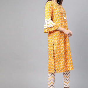 Kurta droit imprimé floral en coton pour femmes avec pantalon moutarde-Style d'été formel - Product Image 1