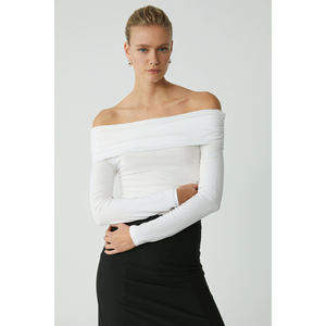 Blusa de Manga Larga con Cuello Barco y Detalle Fruncido de Corte Ajustado para Mujer ETHIQUET Babel - Product Image 3