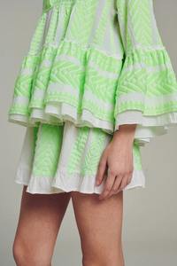 Ensemble 2 pièces d'été pour femmes haut texturé et robe courte à tissage en V pour les événements en plein air et les sorties décontractées par temps chaud - Product Image 4